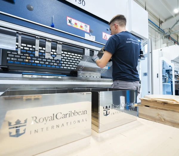 Piegatura e assemblaggio lamiera